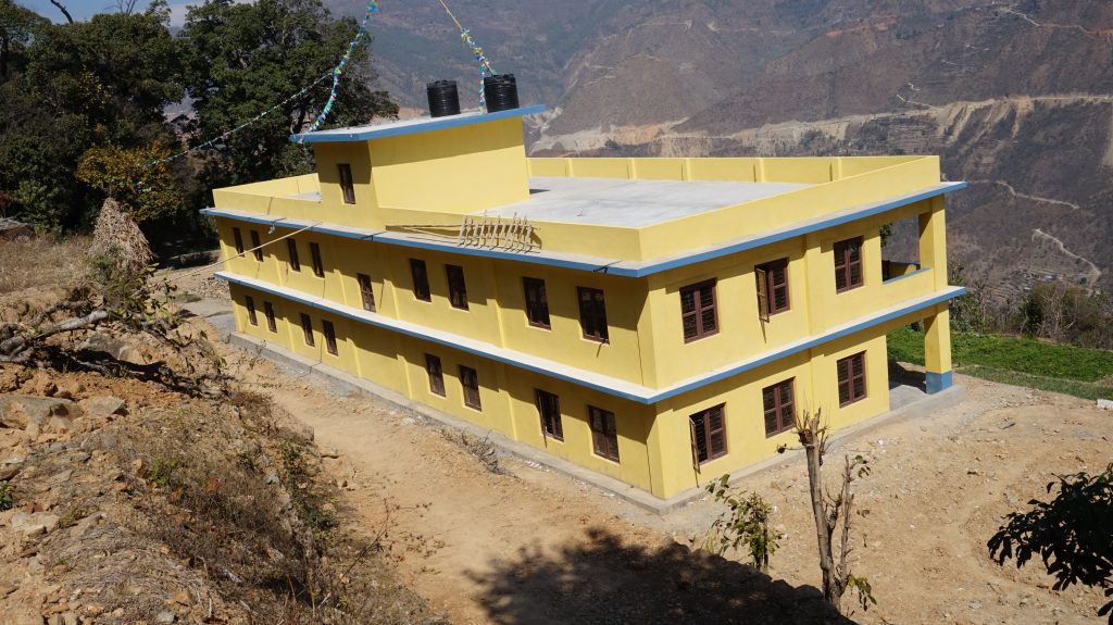 charity-for-rebuilding-school-in-nepal-himalayan-vacation-treks